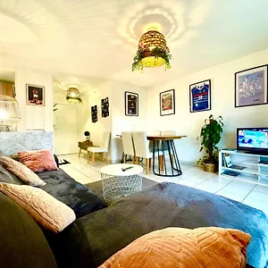  Appartement Bel T3 De 60m2 Avec Parking, Terrasse, Proche Du Métro Et Du Périph France